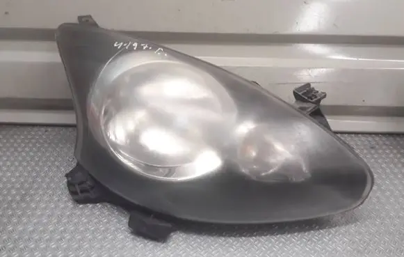 Toyota Aygo AB10 Headlight/headlamp 811100H070