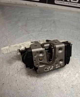 Mercedes-Benz E W212 Front door lock A2047201835 7GG005