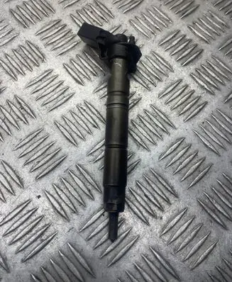 Mercedes-Benz E W211 Fuel injector A642070 060510
