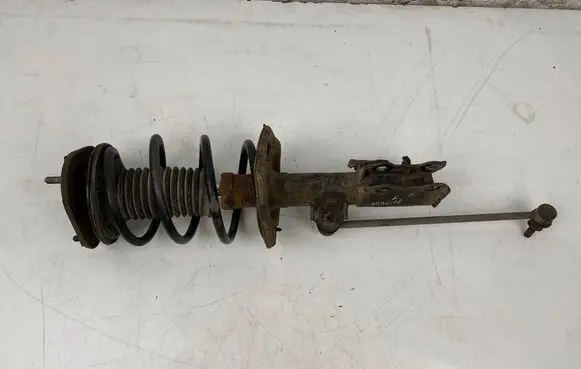Toyota Auris 150 Front shock absorber/damper