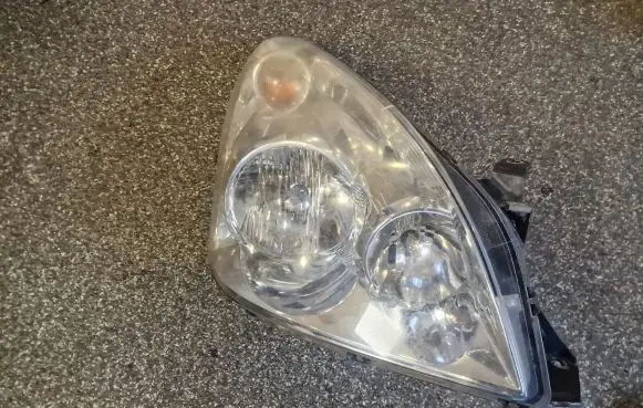 Toyota Corolla Verso AR10 Headlight/headlamp