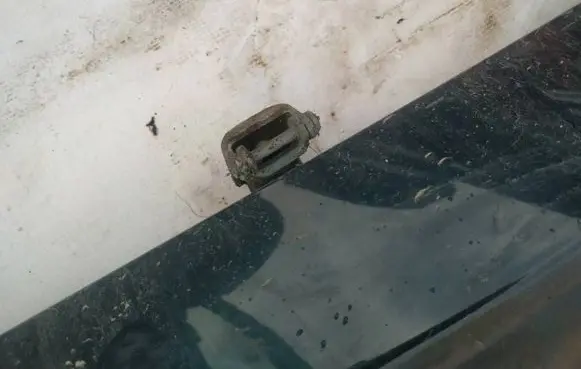 Ford Focus Tailgate/trunk/boot hinge