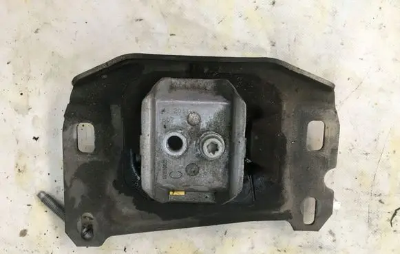 Citroen C4 II Picasso Engine mount bracket 9873768480