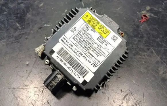 Honda CR-V Voltage converter/converter module 