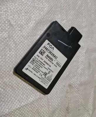 Chrysler Pacifica Blind spot module 04672625ac