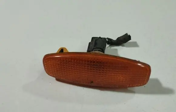 Hyundai Santa Fe Front fender indicator light 
