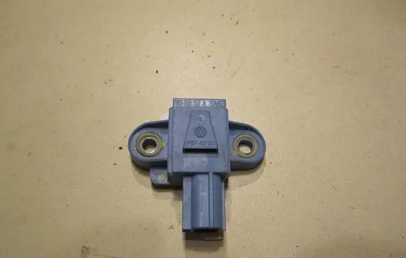 Volkswagen Golf V Airbag deployment crash/impact sensor 1K0955557A