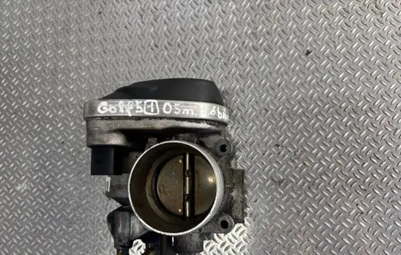 Volkswagen Golf V Throttle valve 06A133062AB