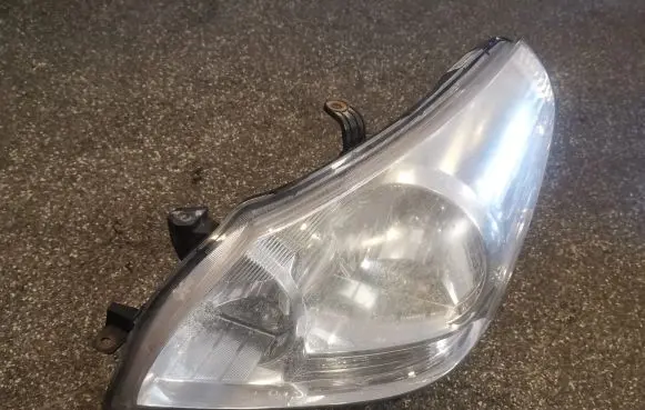 Toyota Verso Headlight/headlamp 811500F090