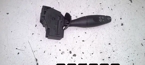 Ford Focus Other switches/knobs/shifts 98AG17A553CC