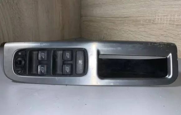 Volvo S40 Electric window control switch 30658444 30658445 30658446