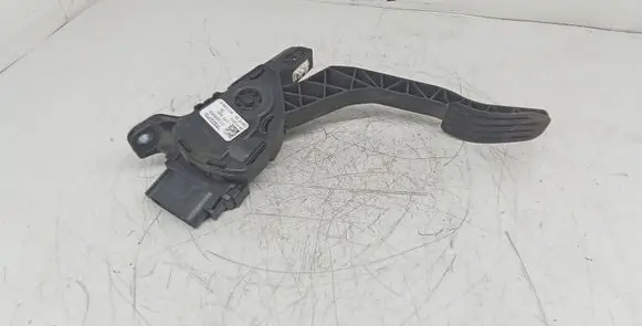 Volvo S60 Accelerator throttle pedal 31329062
