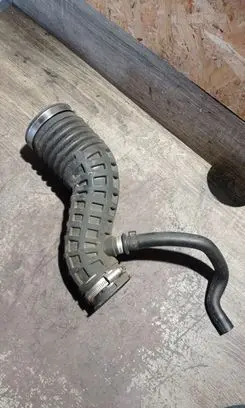 Nissan X-Trail T30 Turbo air intake inlet pipe/hose 1026324S01