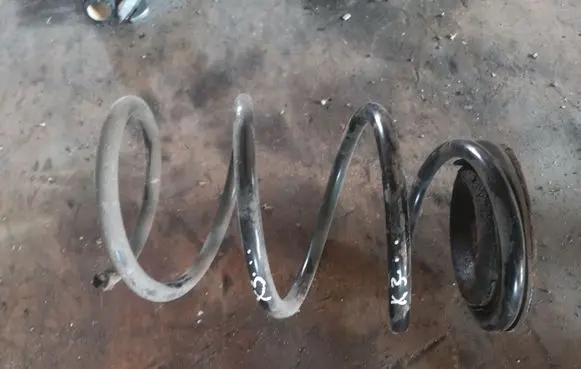 BMW X3 E83 Front coil spring