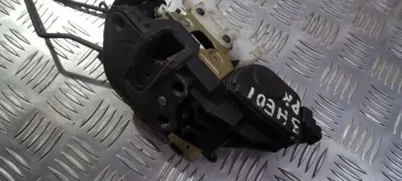 Hyundai Elantra Front door lock