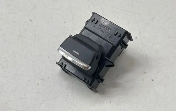Subaru Crosstrek III Electric window control switch 83071FN30A K1519