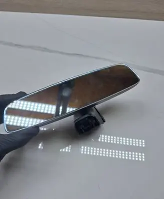 Rear view mirror (interior)