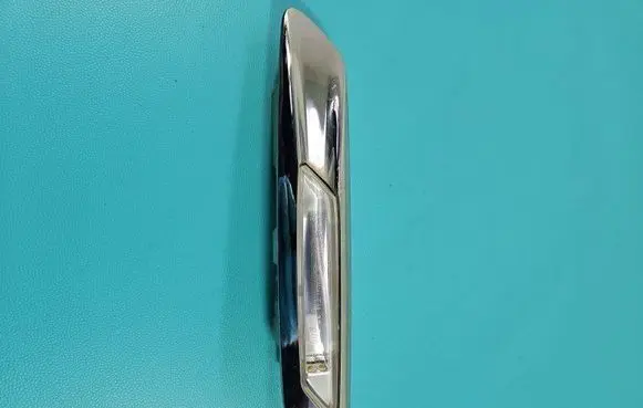 Front indicator light