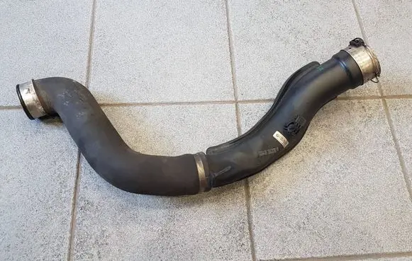 BMW X5 E70 Intercooler hose/pipe 7800143 11884414