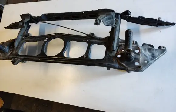 BMW 5 E39 Radiator support slam panel 8381241