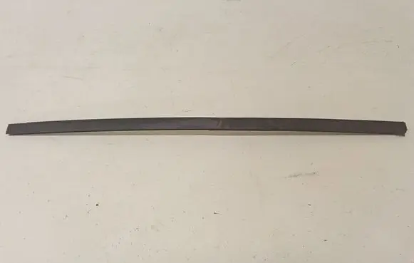 Opel Vivaro Front door coupe window/glass frame 37103001