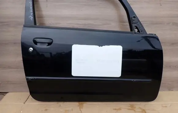 Mitsubishi Colt Front door