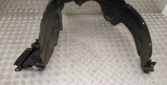 Front wheel arch liner splash guards