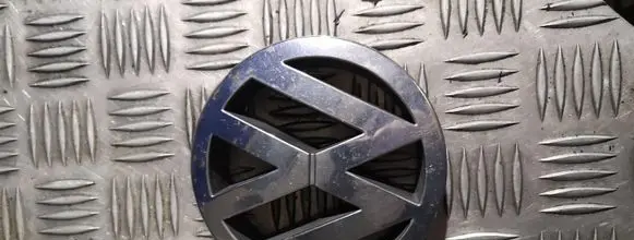 Volkswagen Sharan Manufacturer badge logo/emblem 7m3853601