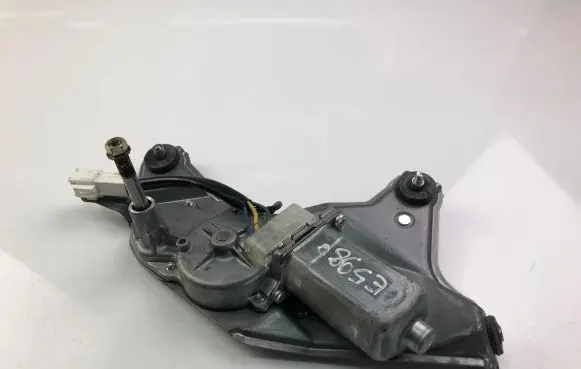 Toyota Prius (XW20) Wiper motor 8513047010