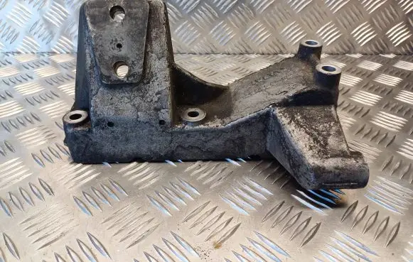 Iveco Daily 4th gen Engine mounting bracket 504050582