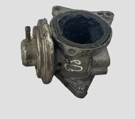 Volkswagen Golf V EGR valve 038129637D