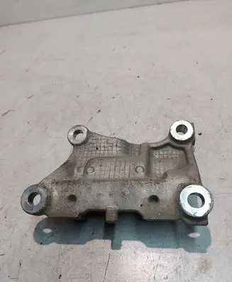Honda Civic Engine mounting bracket SNAAO
