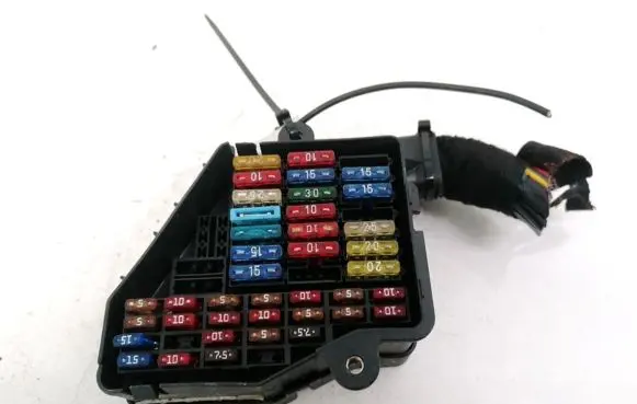 Opel Zafira B Fuse box set 1J0970096A 1J1970007J