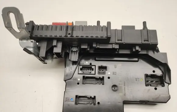 Mercedes-Benz E W212 Fuse module A2129060105