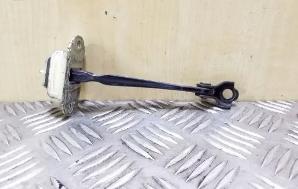 Nissan X-Trail T31 Rear door check strap stopper