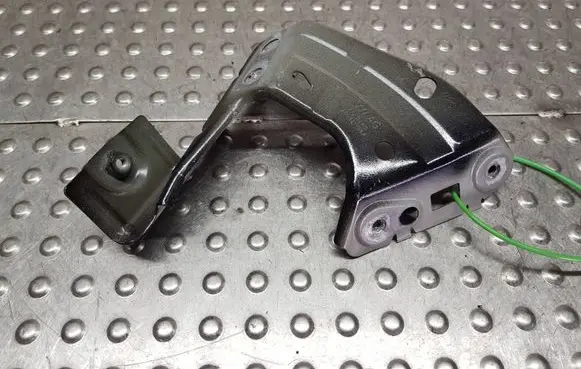 Volkswagen Polo VI Fender mounting bracket S26370876 2G0821136A