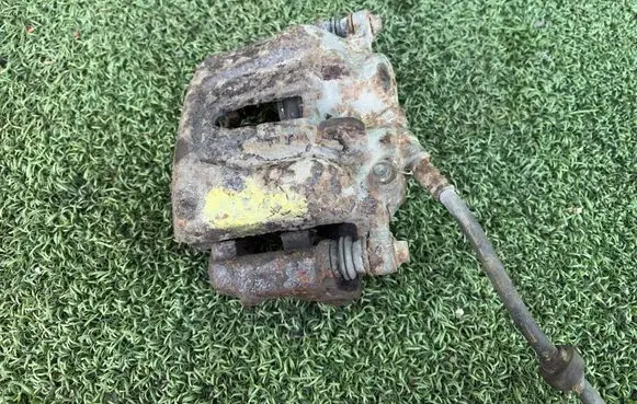 Front brake caliper