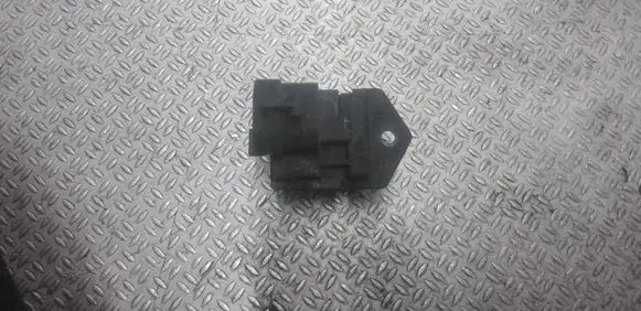 Opel Zafira A Coolant fan relay 3134503069