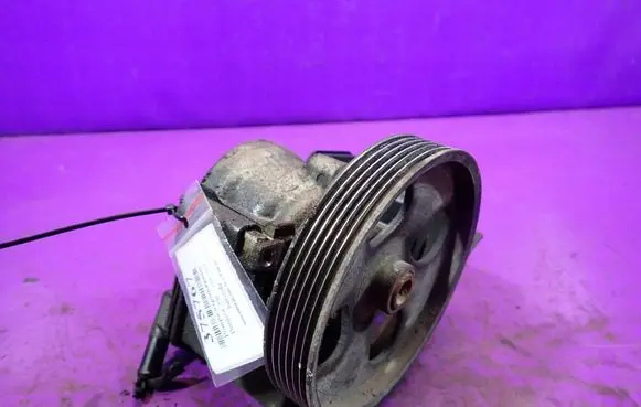 Peugeot 206 CC Power steering pump