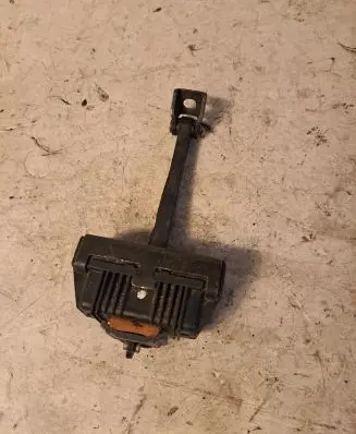 BMW 5 E60 E61 Front door check strap stopper 7033609