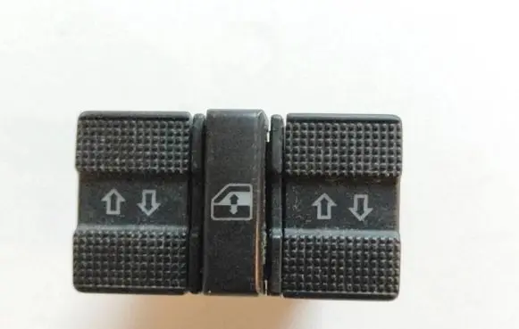 Volkswagen Golf III Electric window control switch 1H0959855A
