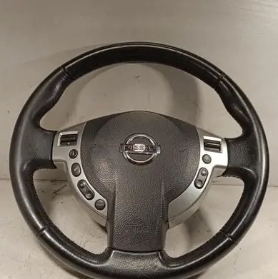 Nissan Qashqai+2 Steering wheel