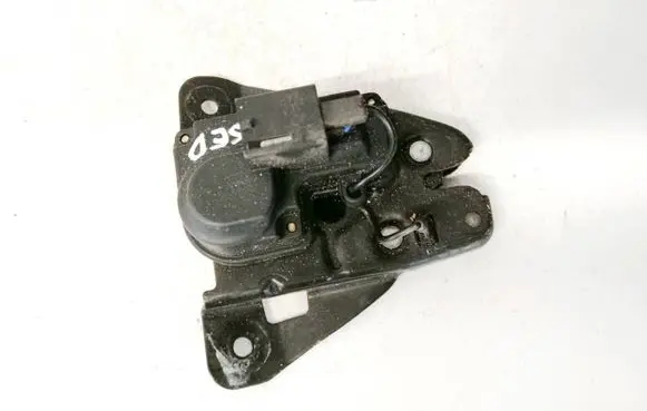 Chrysler 300 - 300C Tailgate/trunk/boot lock/catch/latch