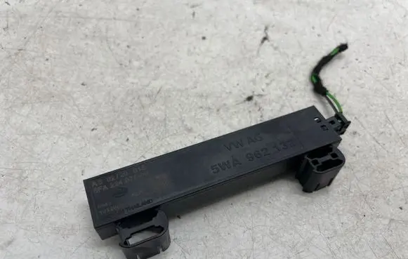 Skoda Octavia Mk4 Keyless (KESSY) go control unit/module 5FA224075