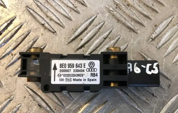 Audi A6 S6 C5 4B Airbag deployment crash/impact sensor 8E0959643E 200507230404 0232G22A3MZB