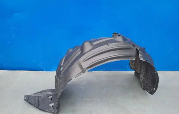 Mazda 2 Front arch DH09