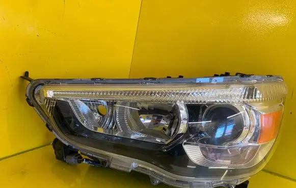 Mitsubishi ASX Headlight/headlamp 8301C641