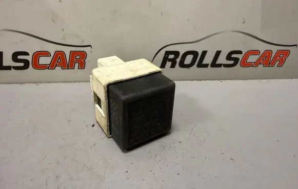 Volvo S40, V40 Other relay MB953383