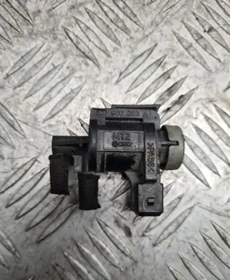 Volkswagen Golf IV Turbo solenoid valve 1J0906283A