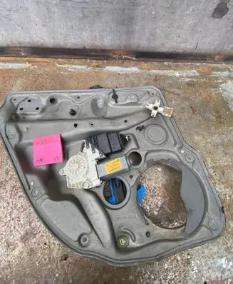 Volkswagen Golf IV Rear door window regulator with motor 1J4839755E
